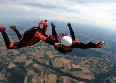 Saut en parachute lors d'une formation en France
