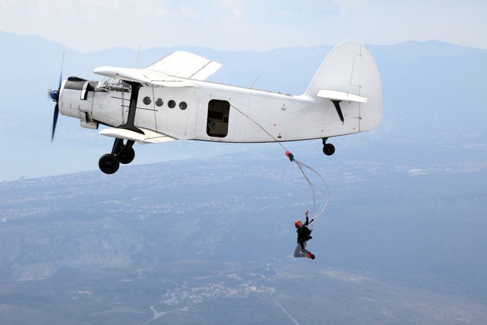 Saut_en_parachute_ouverture_automatique_traditionnelle Saut en parachute traditionnel avec ouverture automatique
