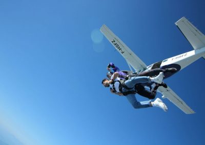 Le saut en tandem avec un moniteur