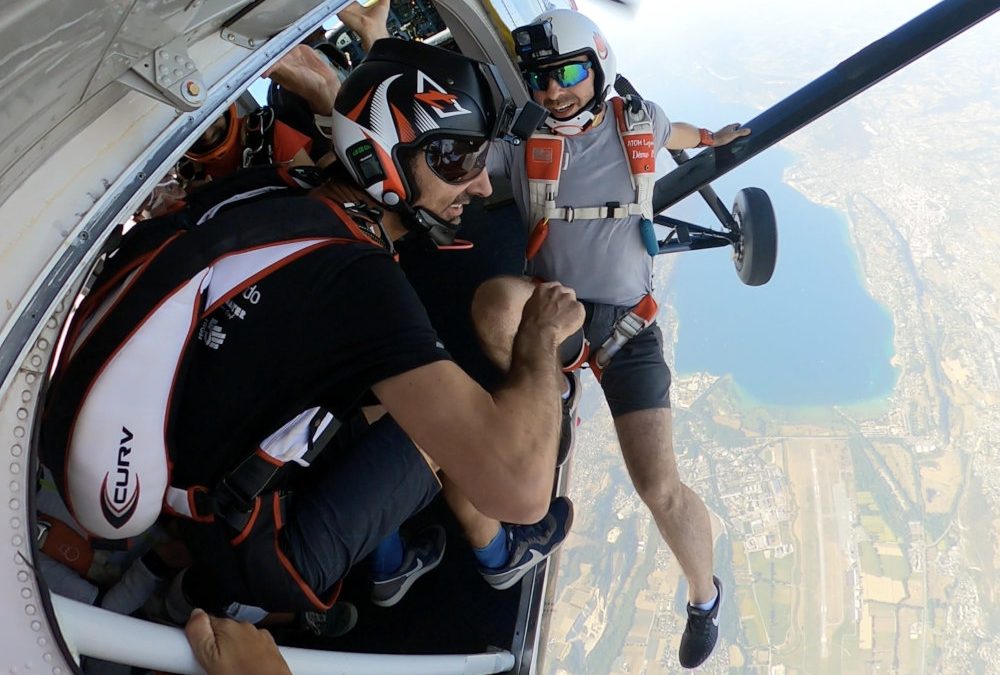 Le saut en parachute : une expérience sans vertige, mais pleine de sensations