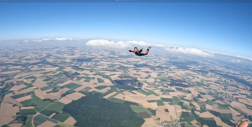 Le pouvoir transformateur du saut en parachute, validé par les neurosciences